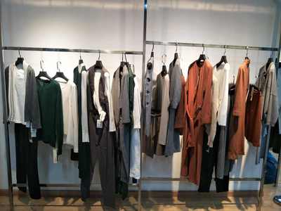 服裝專業人士解讀 什么叫品牌折扣女裝尾貨分份？